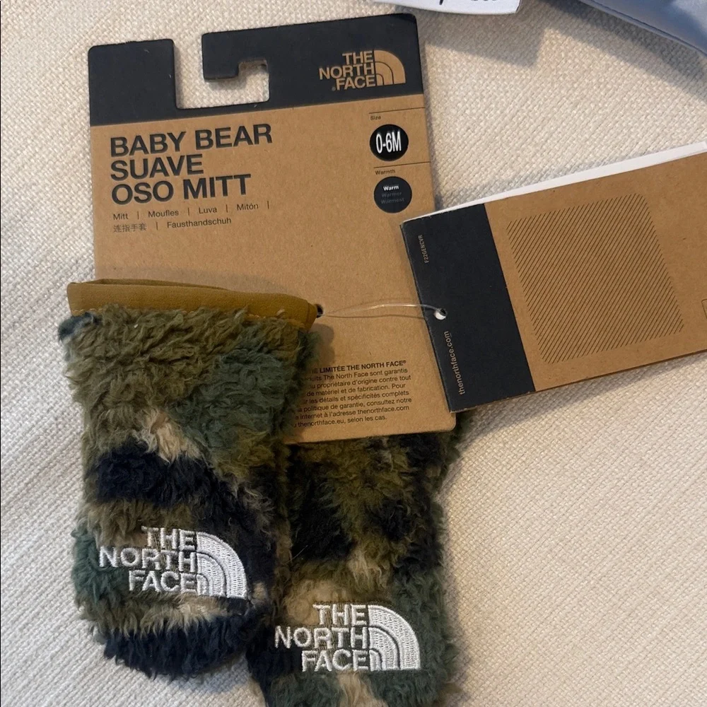The North Face Baby Bear Suave Mitts - Green and Brown